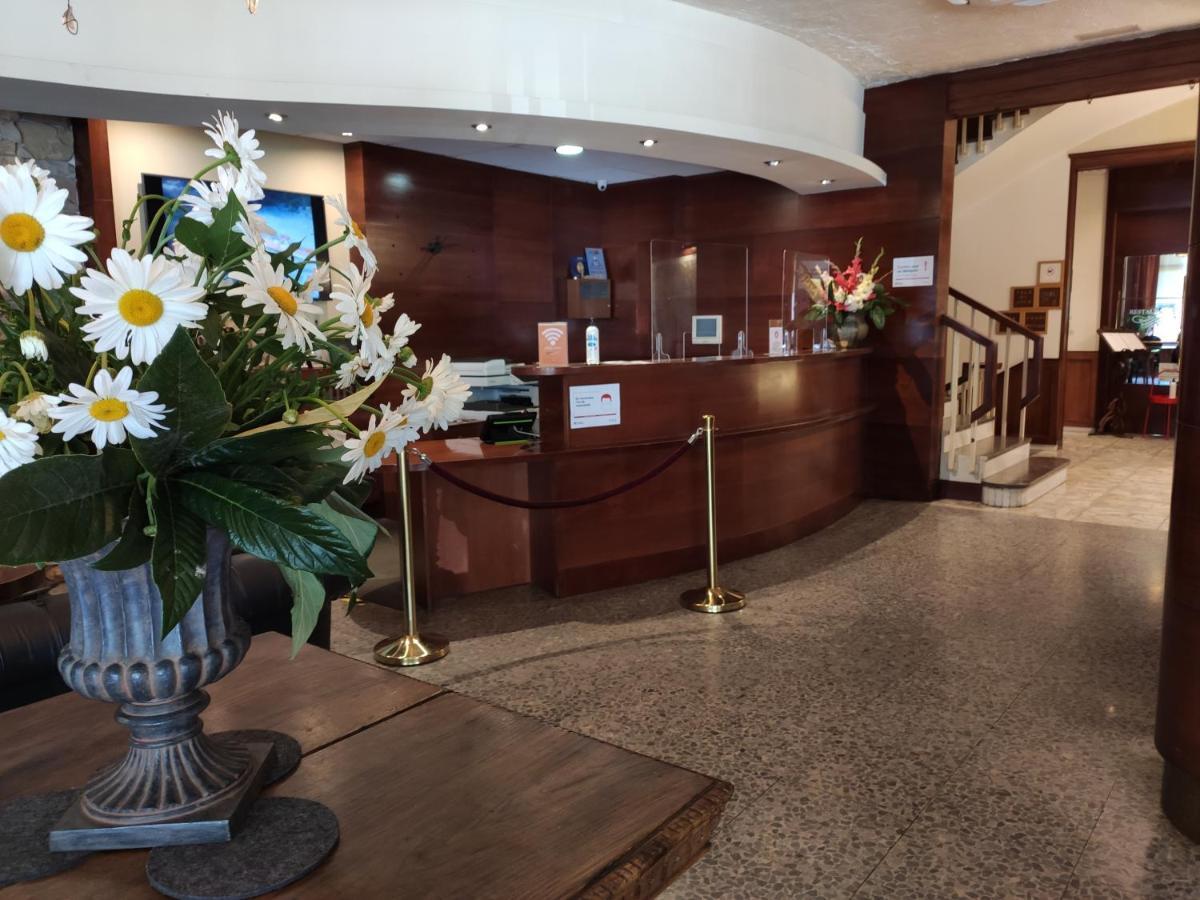 Hotel Restaurant Pessets & Spa Sort Bagian luar foto