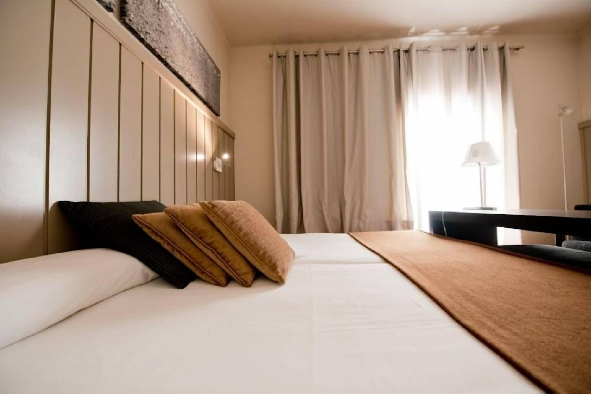 Hotel Restaurant Pessets & Spa Sort Bagian luar foto
