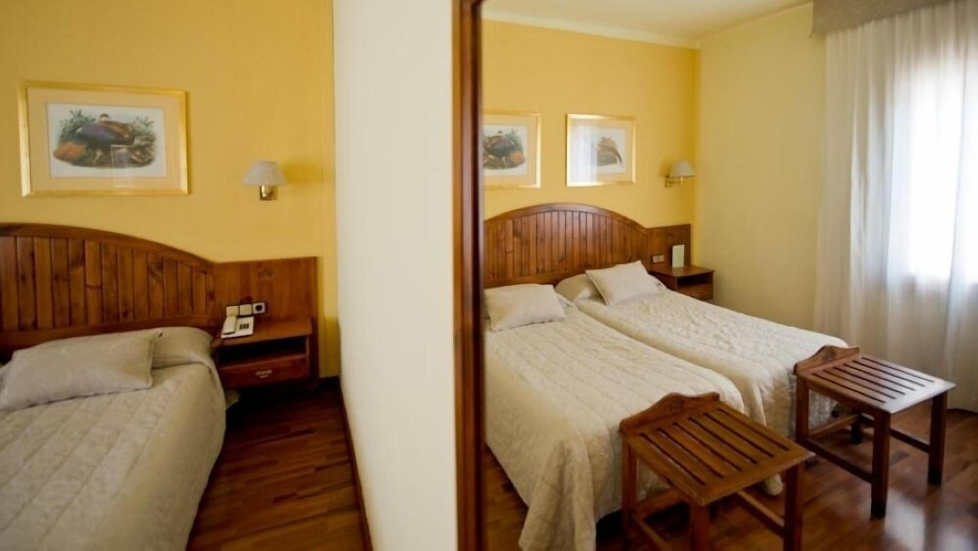 Hotel Restaurant Pessets & Spa Sort Bagian luar foto