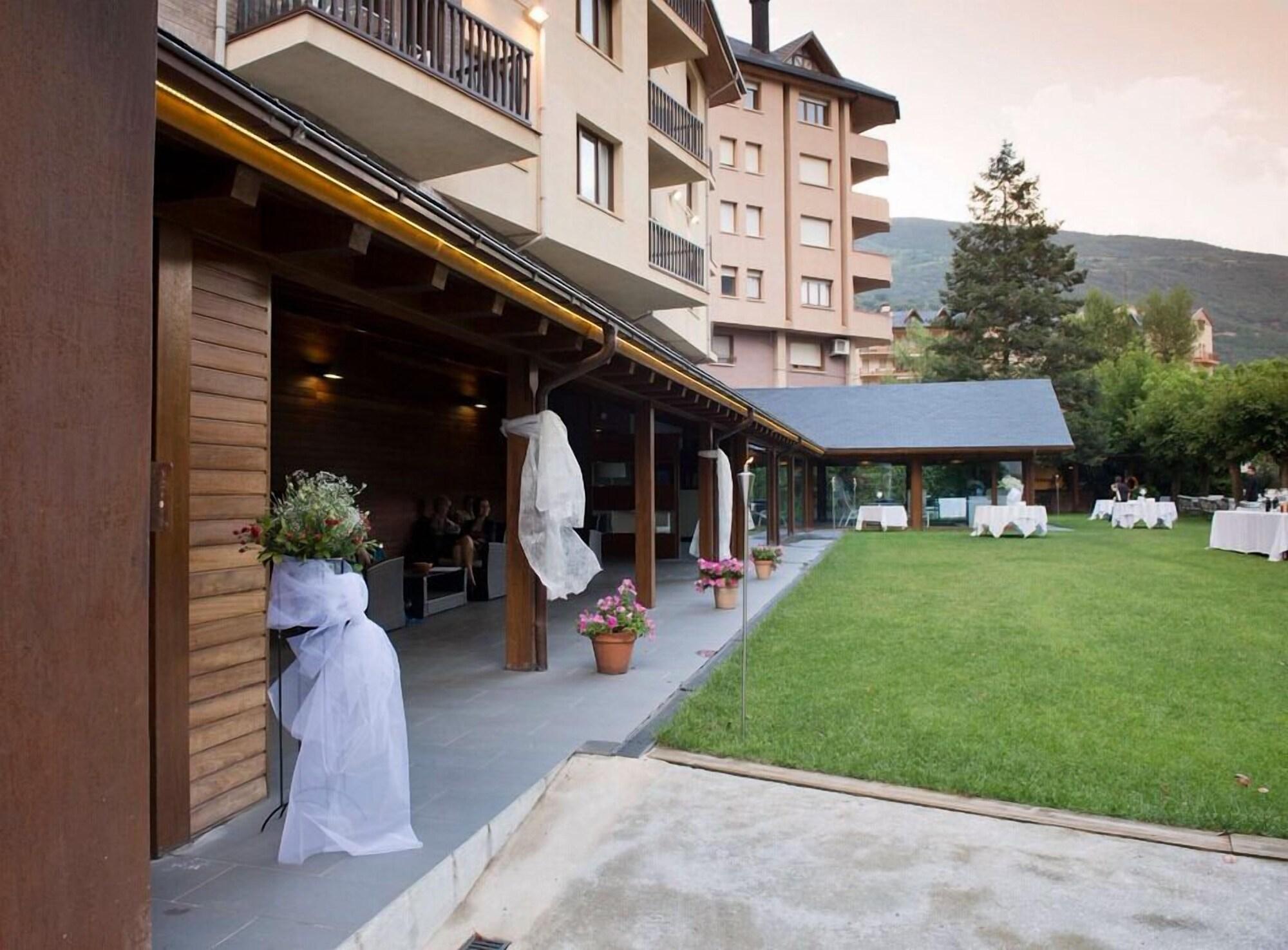 Hotel Restaurant Pessets & Spa Sort Bagian luar foto