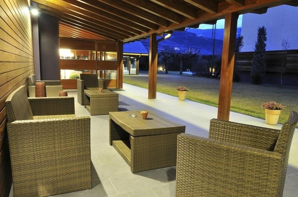 Hotel Restaurant Pessets & Spa Sort Bagian luar foto