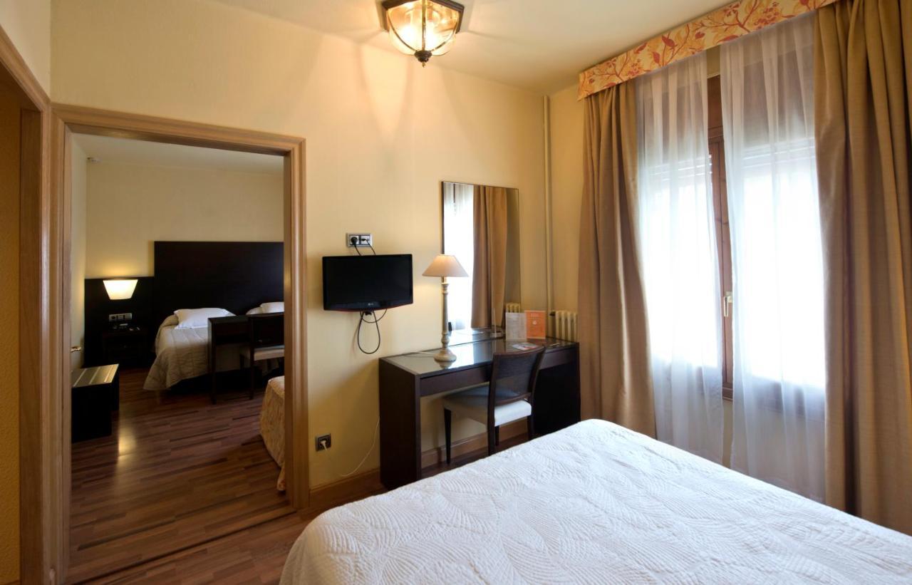 Hotel Restaurant Pessets & Spa Sort Bagian luar foto