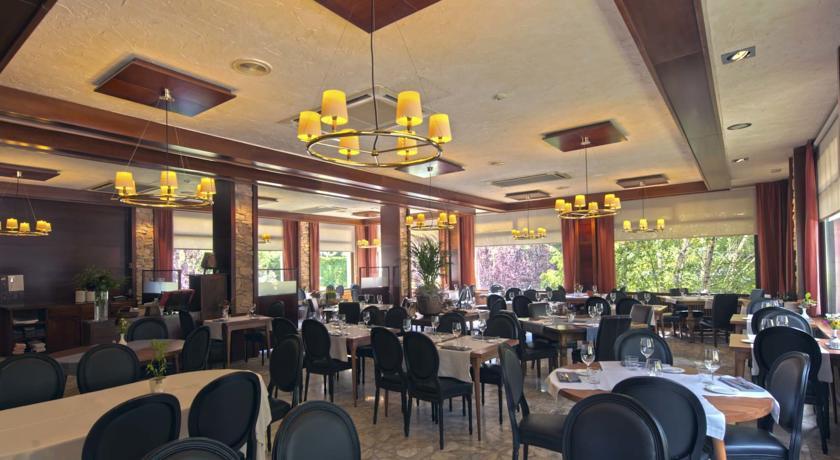 Hotel Restaurant Pessets & Spa Sort Bagian luar foto