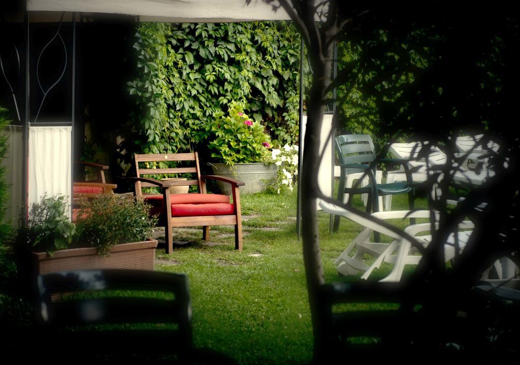 Hotel Restaurant Pessets & Spa Sort Bagian luar foto