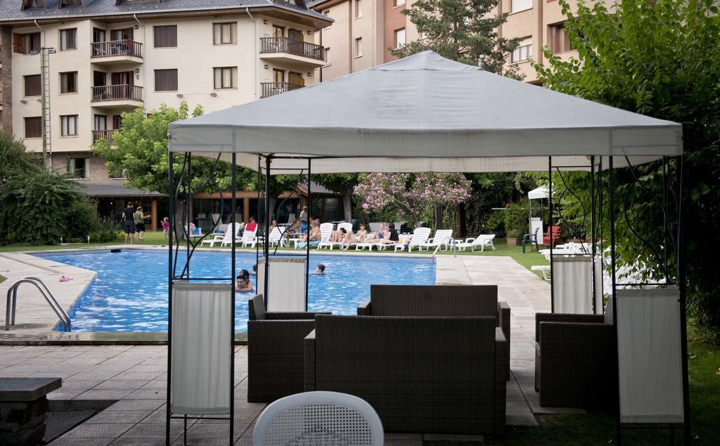 Hotel Restaurant Pessets & Spa Sort Bagian luar foto