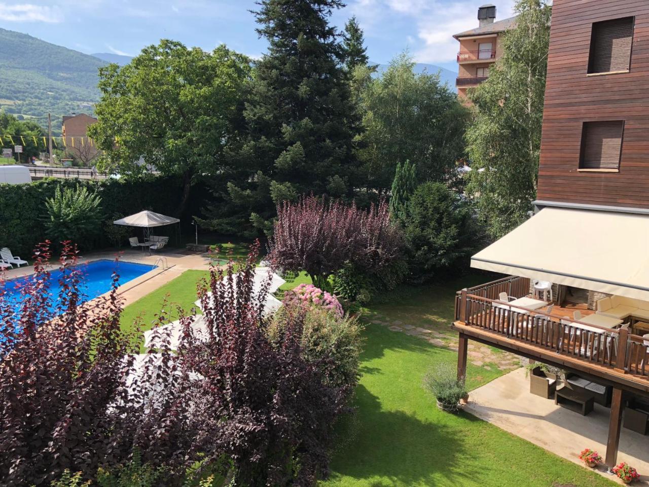 Hotel Restaurant Pessets & Spa Sort Bagian luar foto